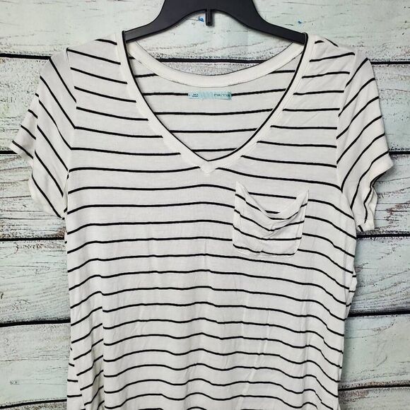 Maurices Large White Navy Stripe V-Neck SS Tunic - Picture 2 of 8